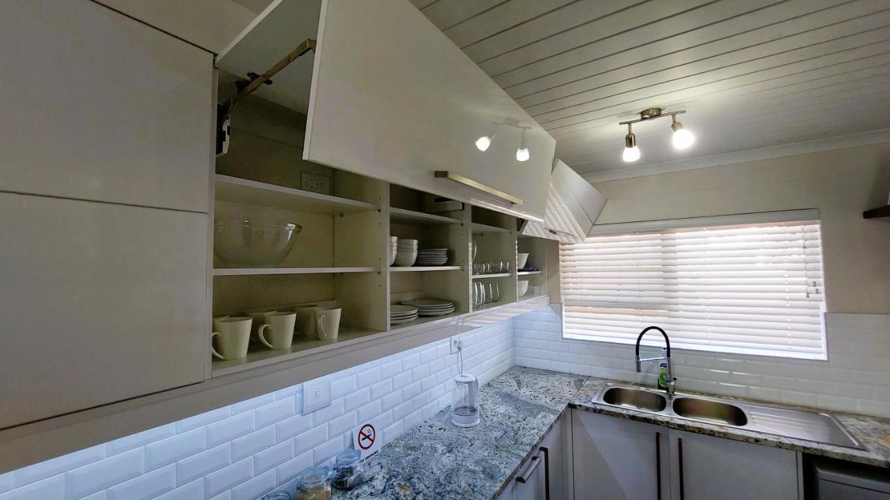 סווקופמונד Nautilus 2 Bedroom Self-Catering Apartment מראה חיצוני תמונה