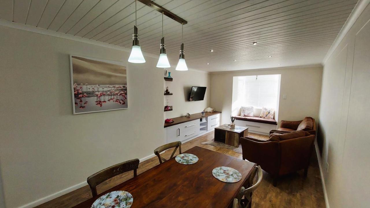 סווקופמונד Nautilus 2 Bedroom Self-Catering Apartment מראה חיצוני תמונה