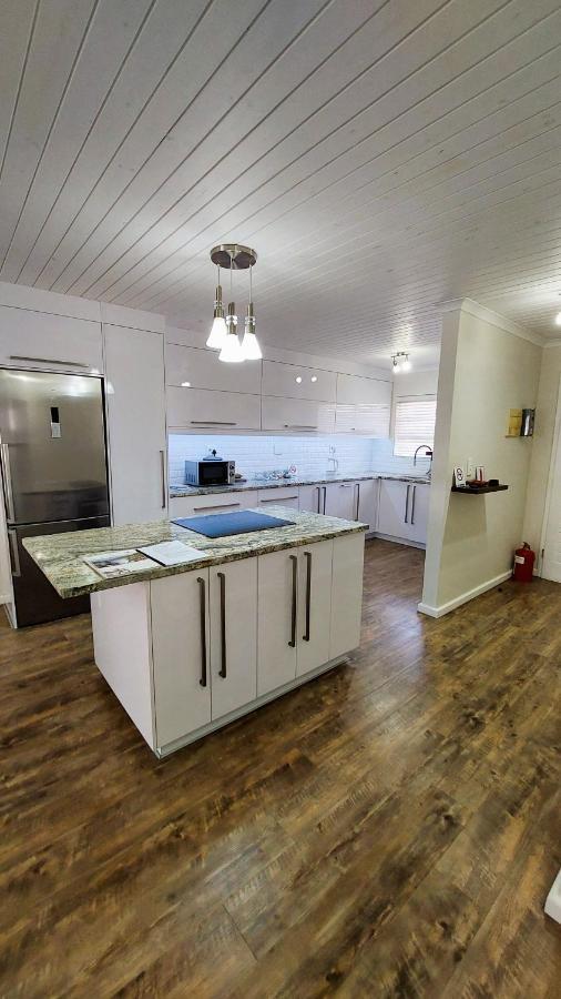 סווקופמונד Nautilus 2 Bedroom Self-Catering Apartment מראה חיצוני תמונה
